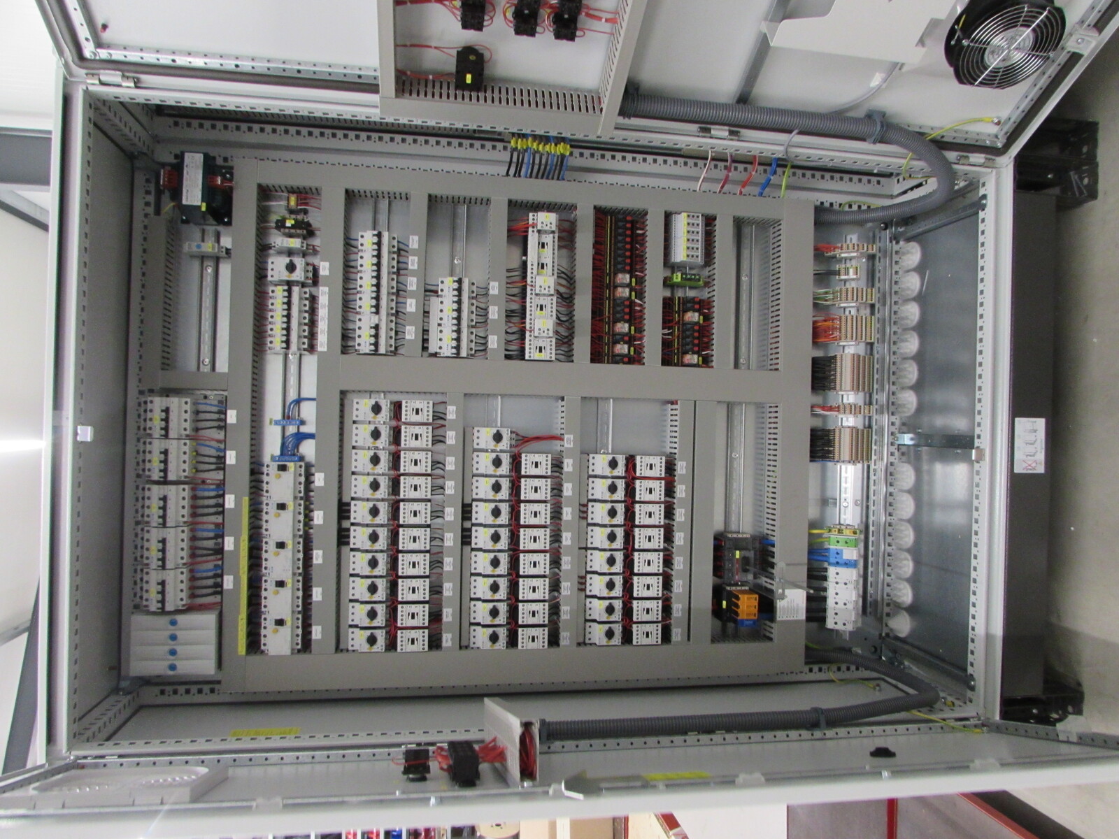 Control cabinet Zezerovo Hybrid lower level